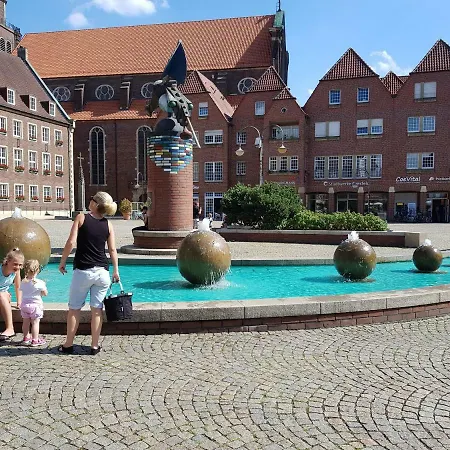 Hr Townhouse Honigbach شقة *