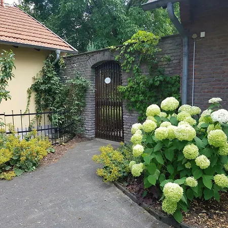 Апартаменты Hr Townhouse Honigbach Косфельд