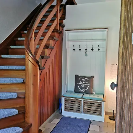 Hr Townhouse Honigbach 斯费尔德